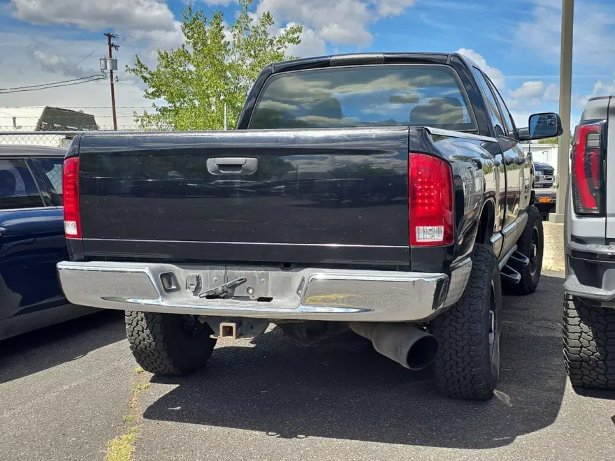 2004 Dodge Ram SLT photo 1