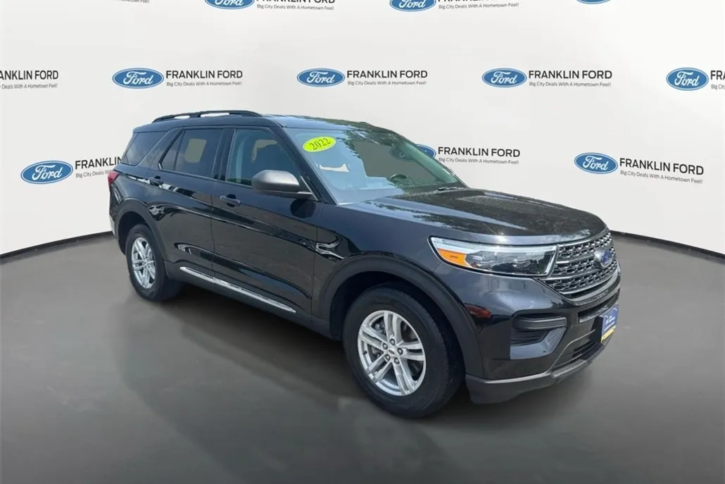 2022 Ford Explorer XLT photo 1