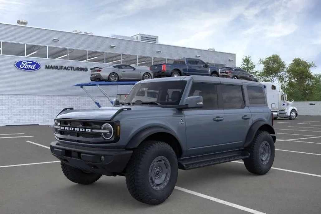 2025 Ford Bronco Outer Banks photo 1