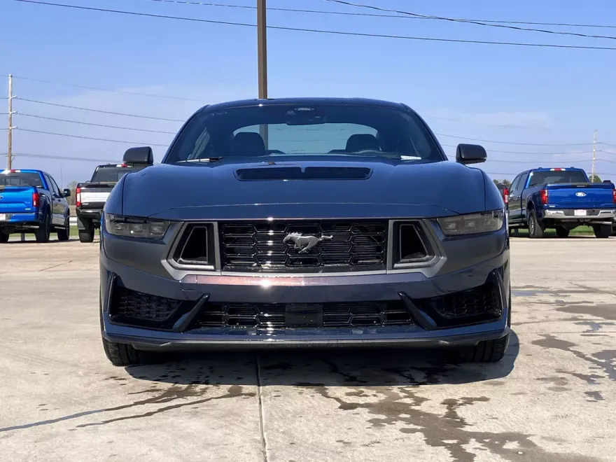 2025 Ford Mustang Dark Horse photo 1
