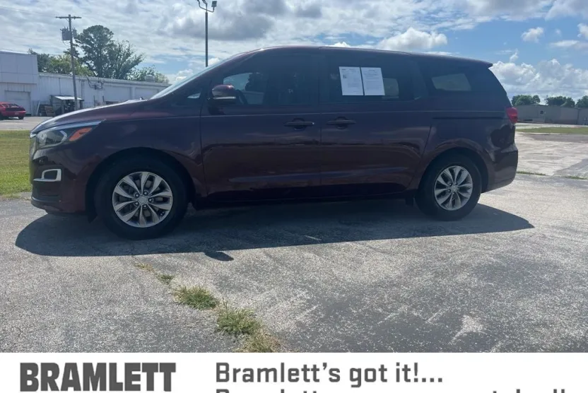 2019 Kia Sedona LX photo 1