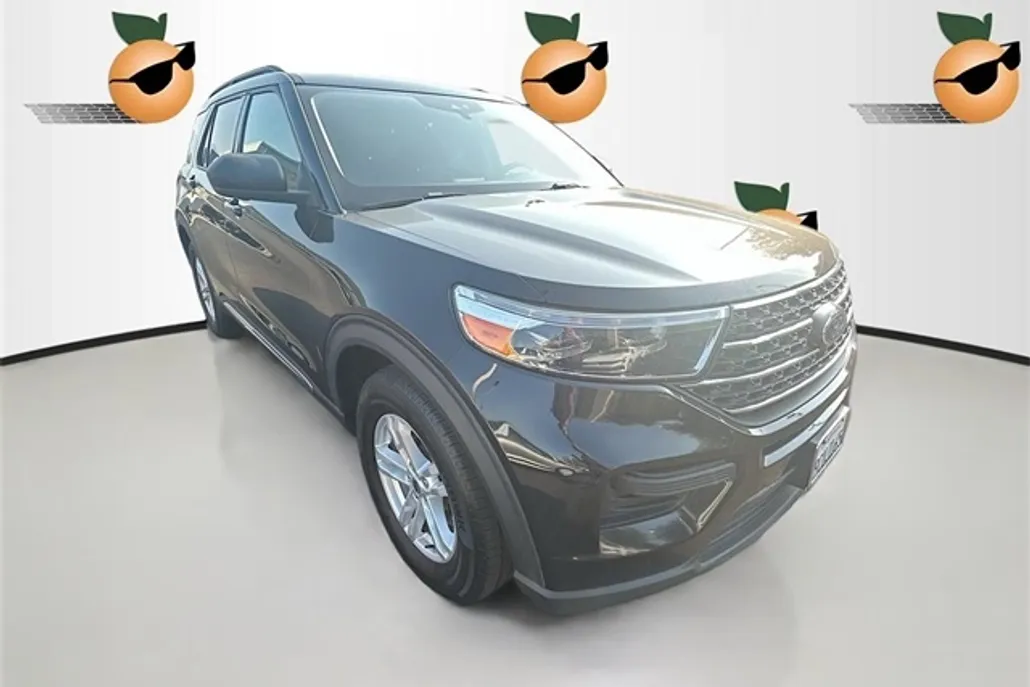 2022 Ford Explorer XLT photo 1