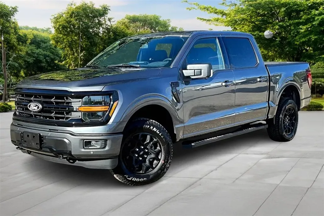 2025 Ford F-150 XLT photo 1