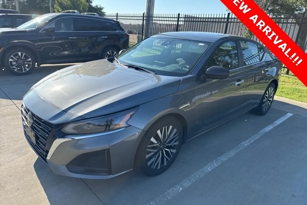 2024 Nissan Altima 2.5 SV photo 1