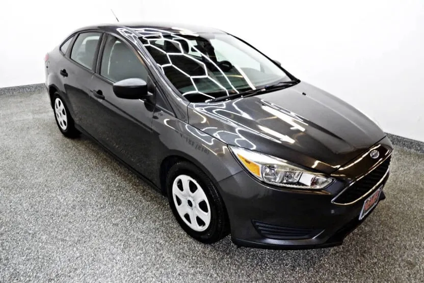 2017 Ford Focus S photo 1