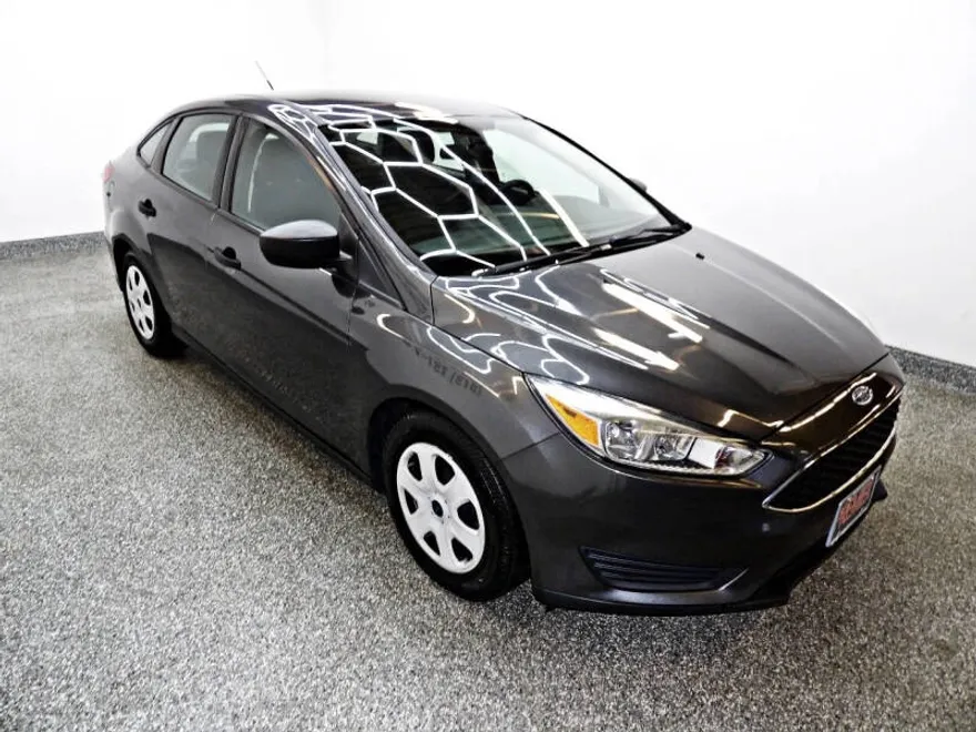 2017 Ford Focus S photo 1