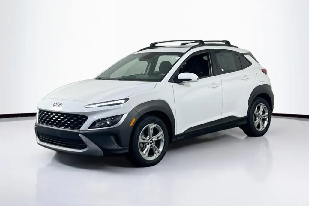 2022 Hyundai Kona SEL photo 1