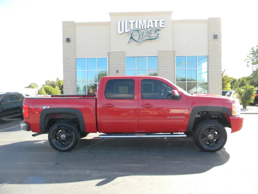 2011 Chevrolet Silverado 1500 LT photo 1