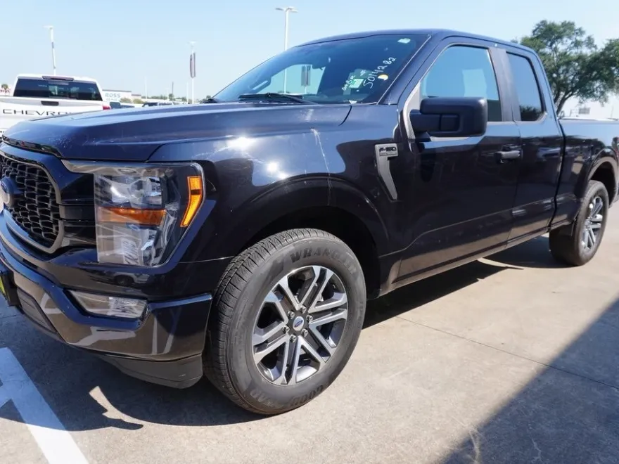 2023 Ford F-150 XL photo 1