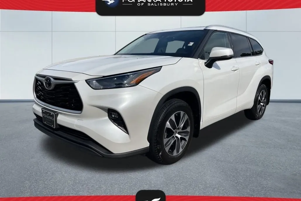 2022 Toyota Highlander XLE photo 1