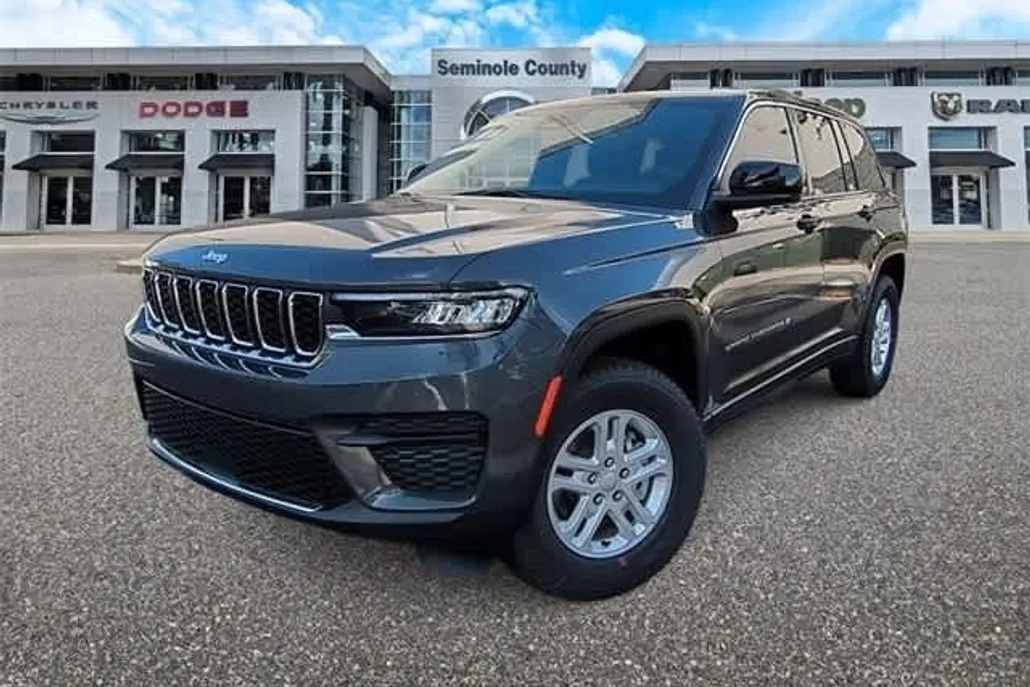 2025 Jeep Grand Cherokee Laredo photo 1