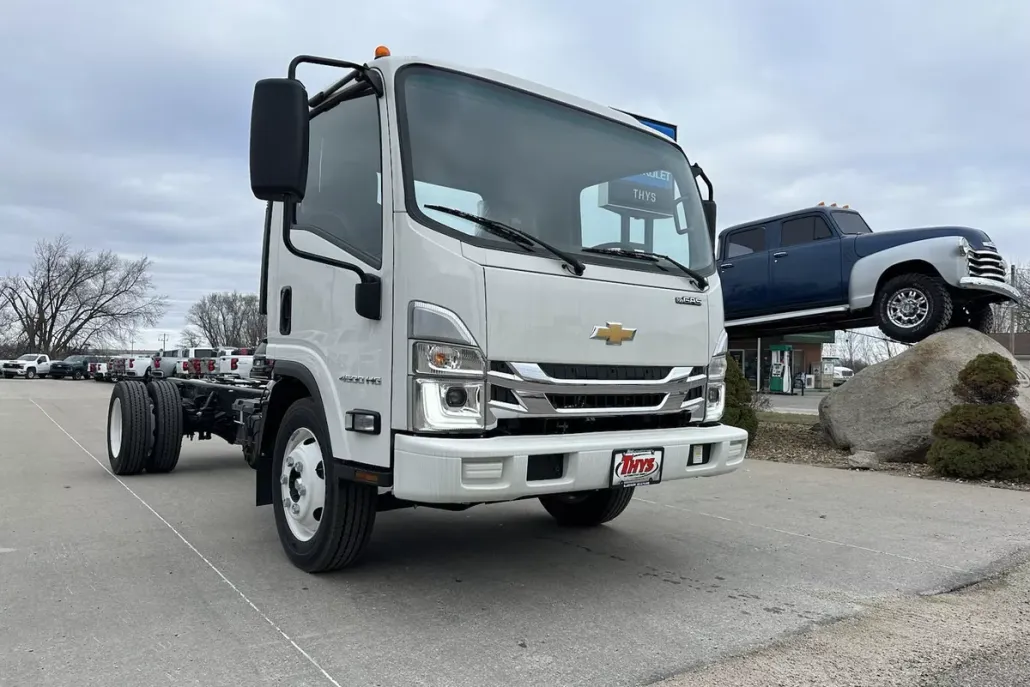 2025 Chevrolet Silverado 4500HD photo 1