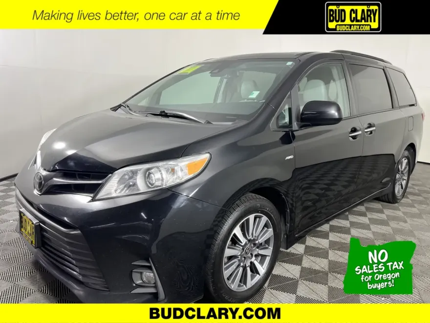 2020 Toyota Sienna XLE photo 1