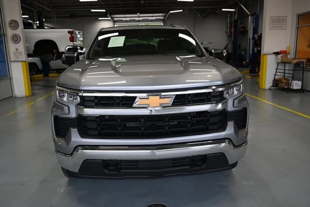 2024 Chevrolet Silverado 1500 LT photo 1