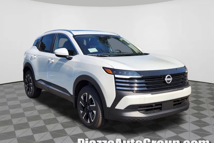 2025 Nissan Kicks SV photo 1