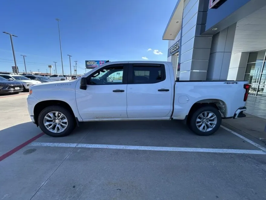 2021 Chevrolet Silverado 1500 Custom photo 1