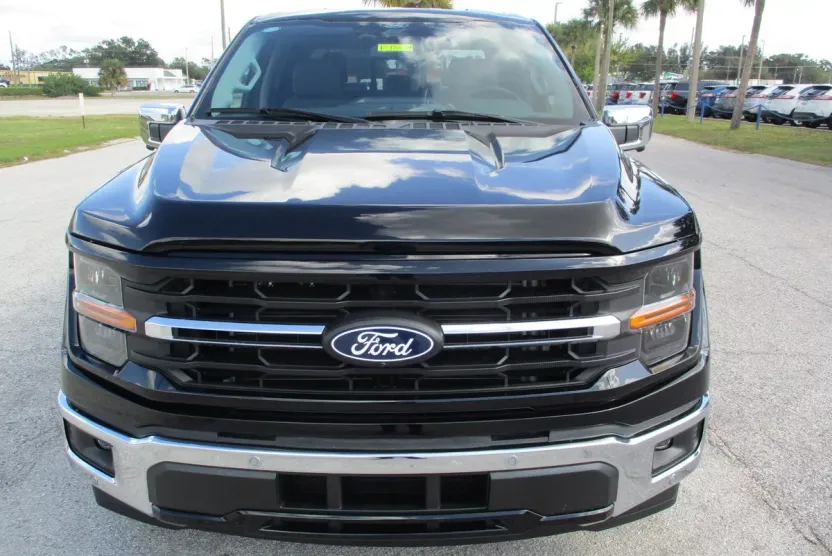 2024 Ford F-150 XLT photo 1