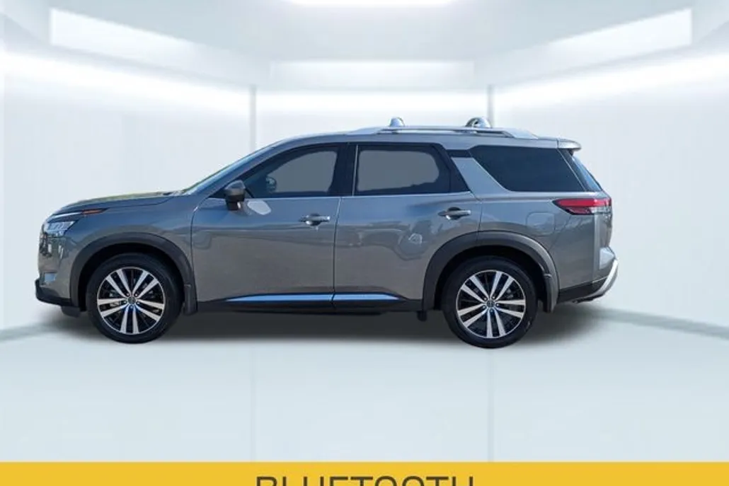 2024 Nissan Pathfinder Platinum photo 1