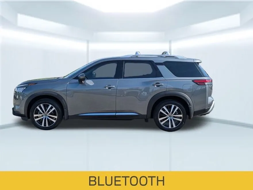 2024 Nissan Pathfinder Platinum photo 1