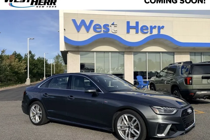 2023 Audi A4 45 S line Premium Plus Quattro photo 1