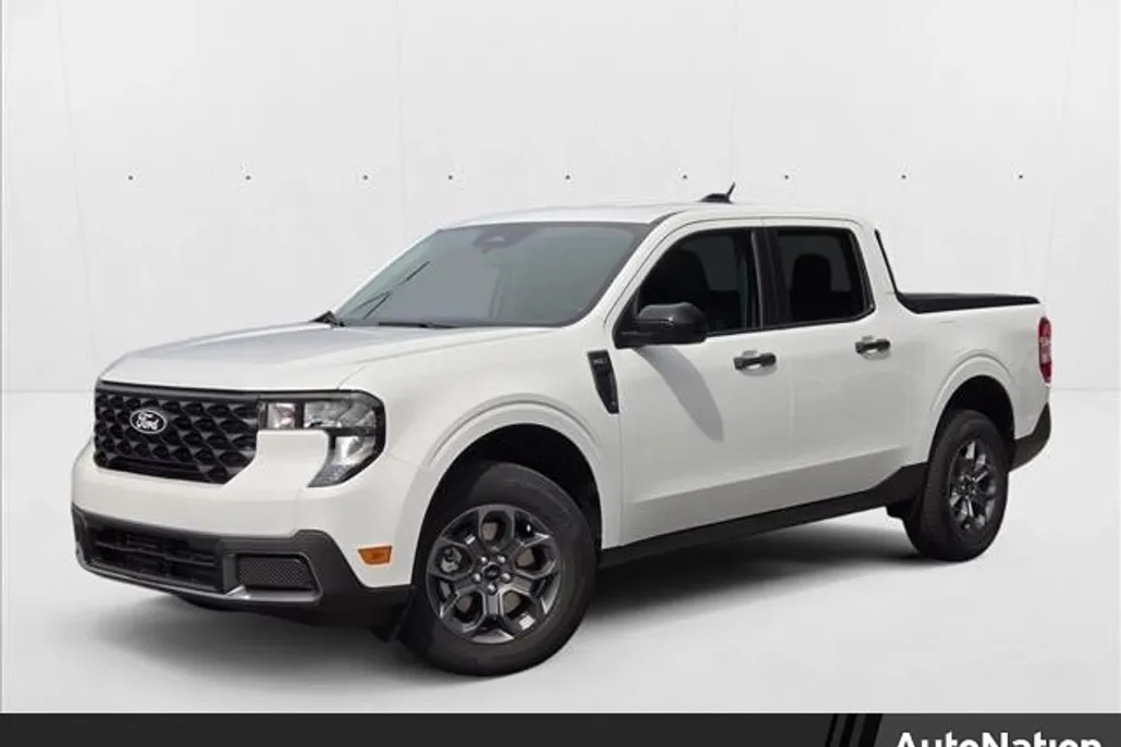 2025 Ford Maverick XLT photo 1