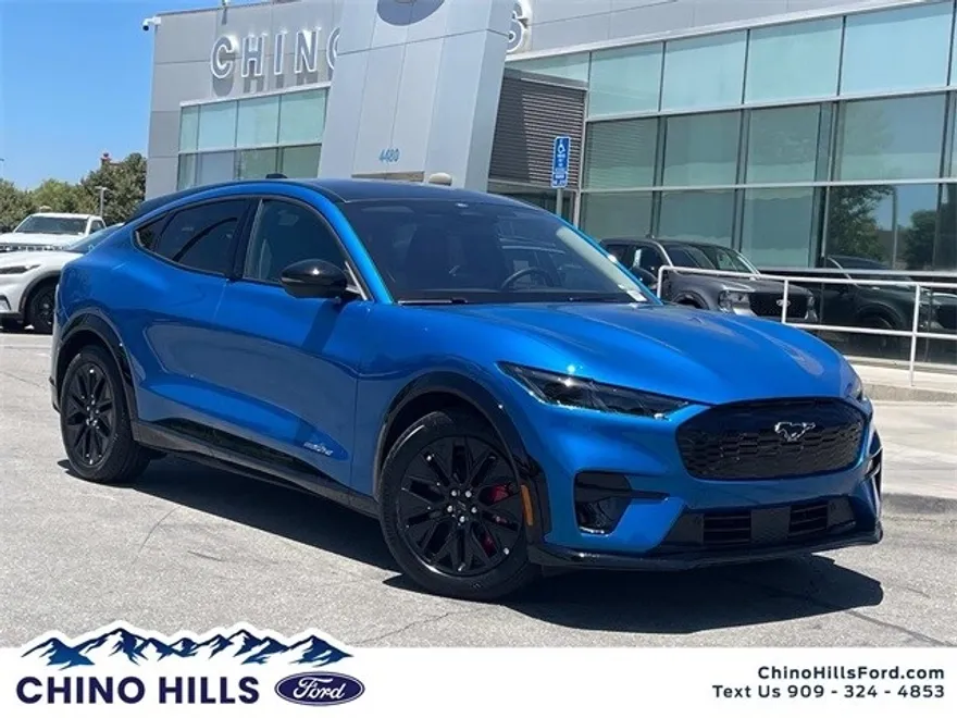 2025 Ford Mustang Mach-E Premium photo 1