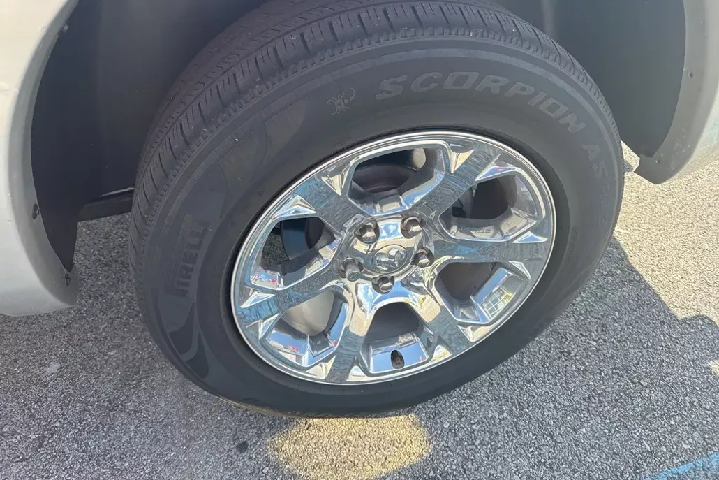 2013 Ram 1500 Laramie photo 1