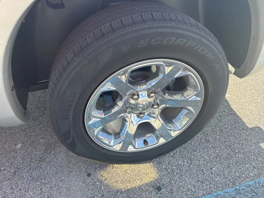 2013 Ram 1500 Laramie photo 1