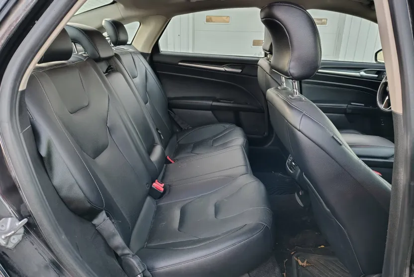 2019 Ford Fusion Hybrid Titanium photo 1