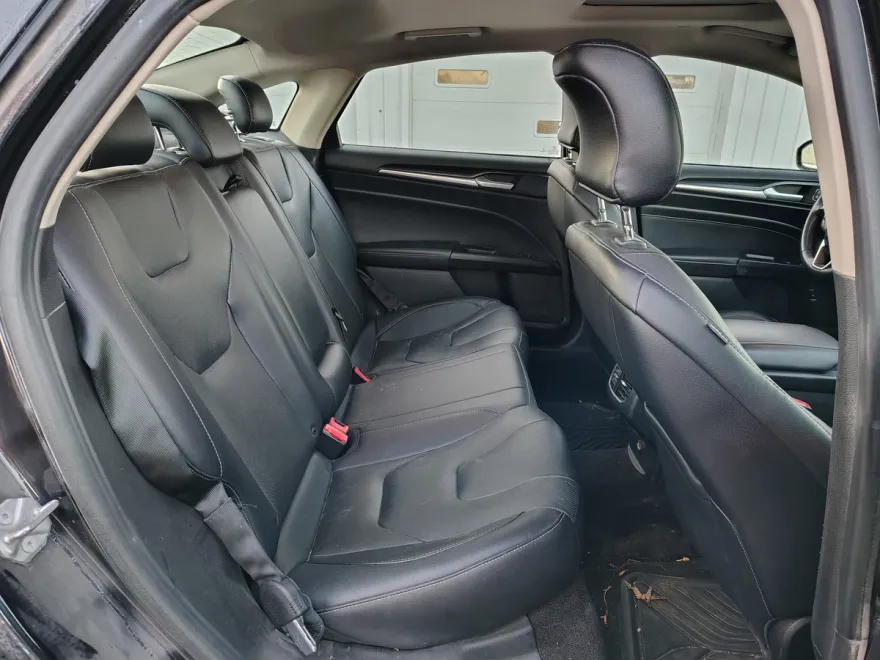 2019 Ford Fusion Hybrid Titanium photo 1