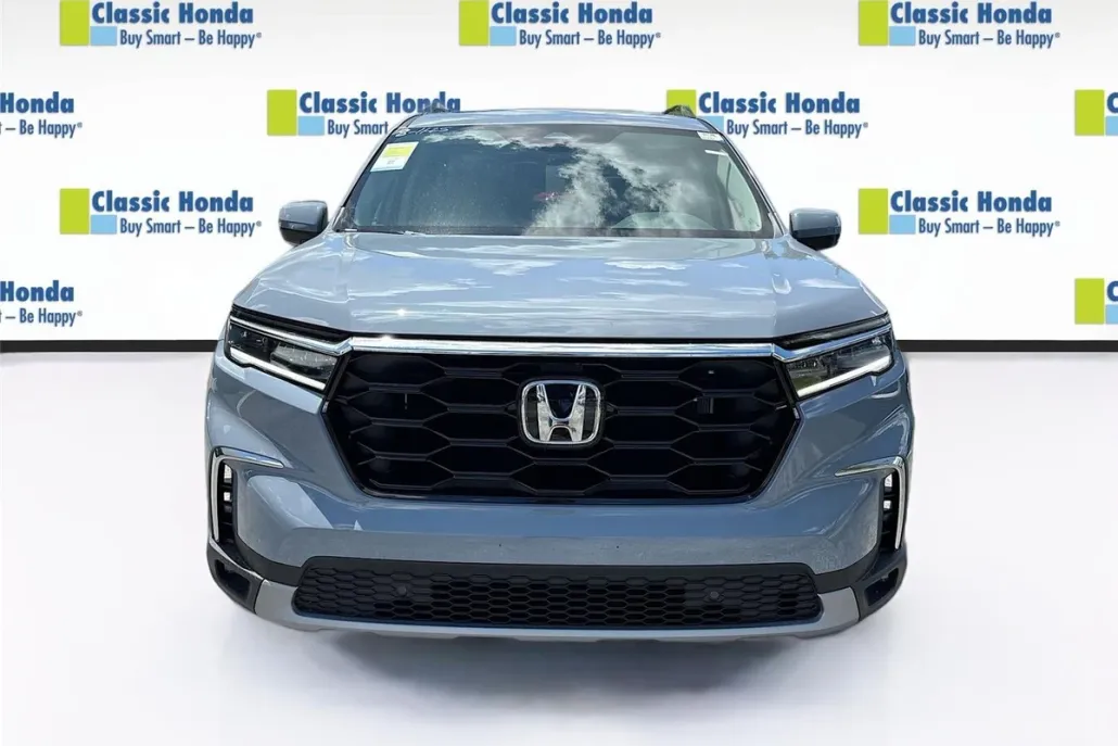 2025 Honda Pilot Touring photo 1