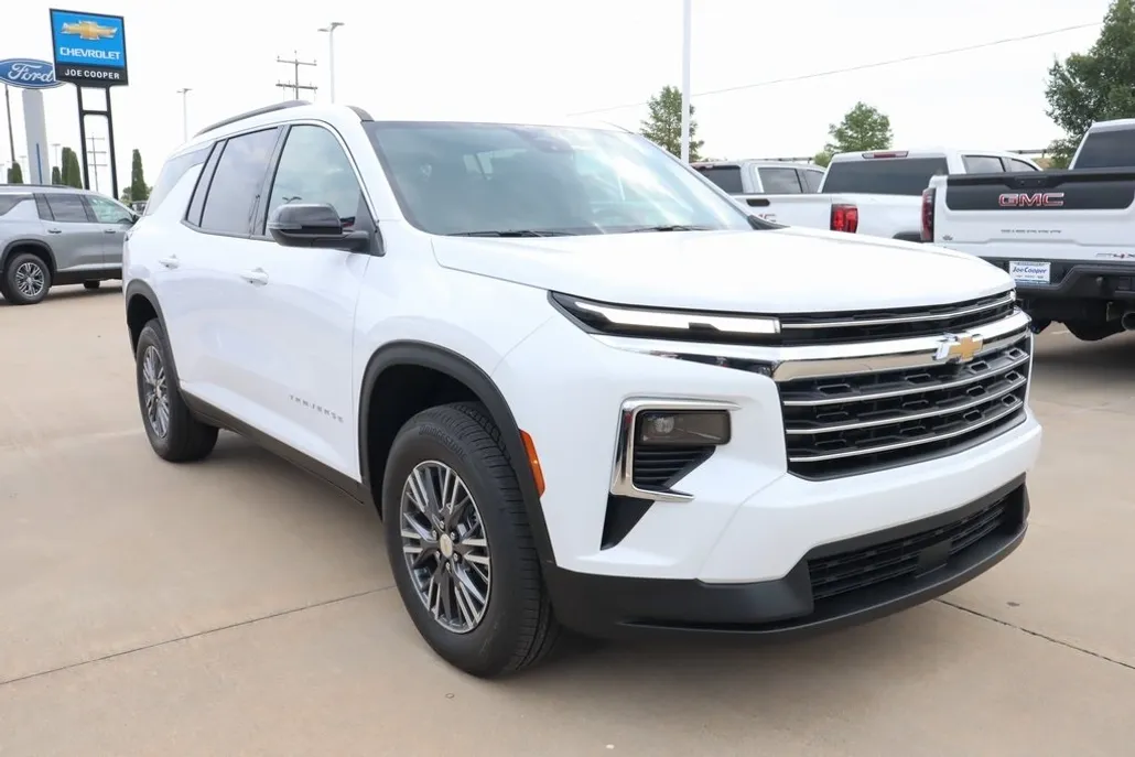2026 Chevrolet Traverse 1LT photo 1
