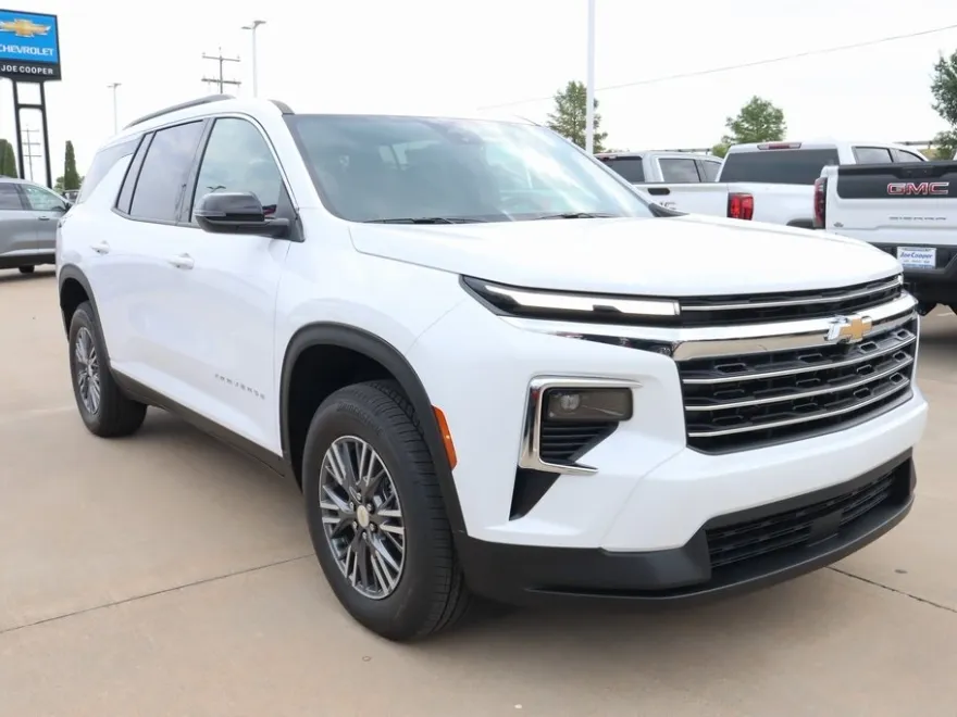 2026 Chevrolet Traverse 1LT photo 1