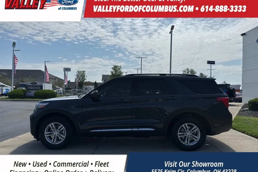 2022 Ford Explorer XLT photo 1