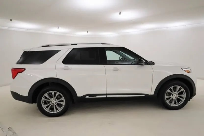 2022 Ford Explorer Limited photo 1