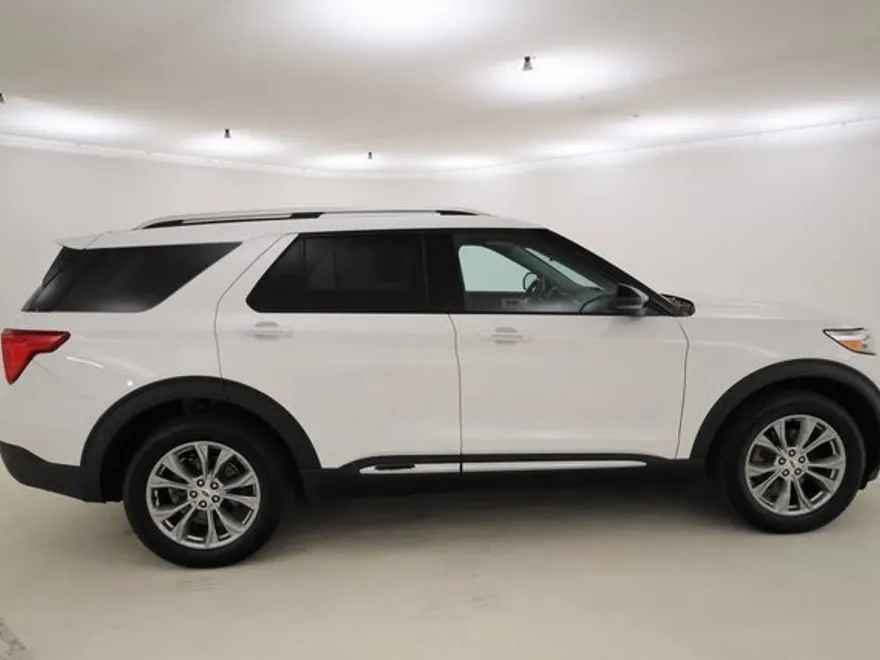 2022 Ford Explorer Limited photo 1