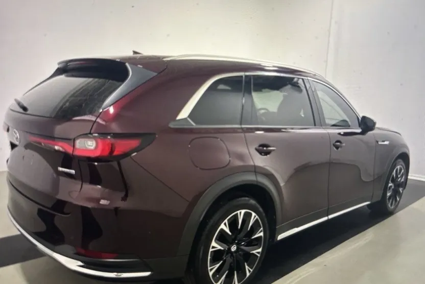 2024 Mazda CX-90 Premium photo 1