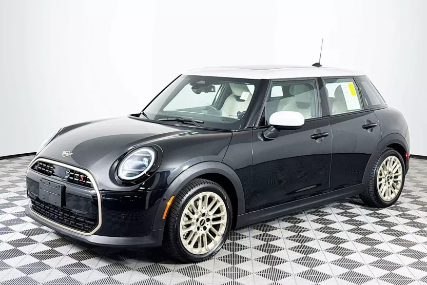 2025 Mini Cooper 4 Door Hardtop S photo 1