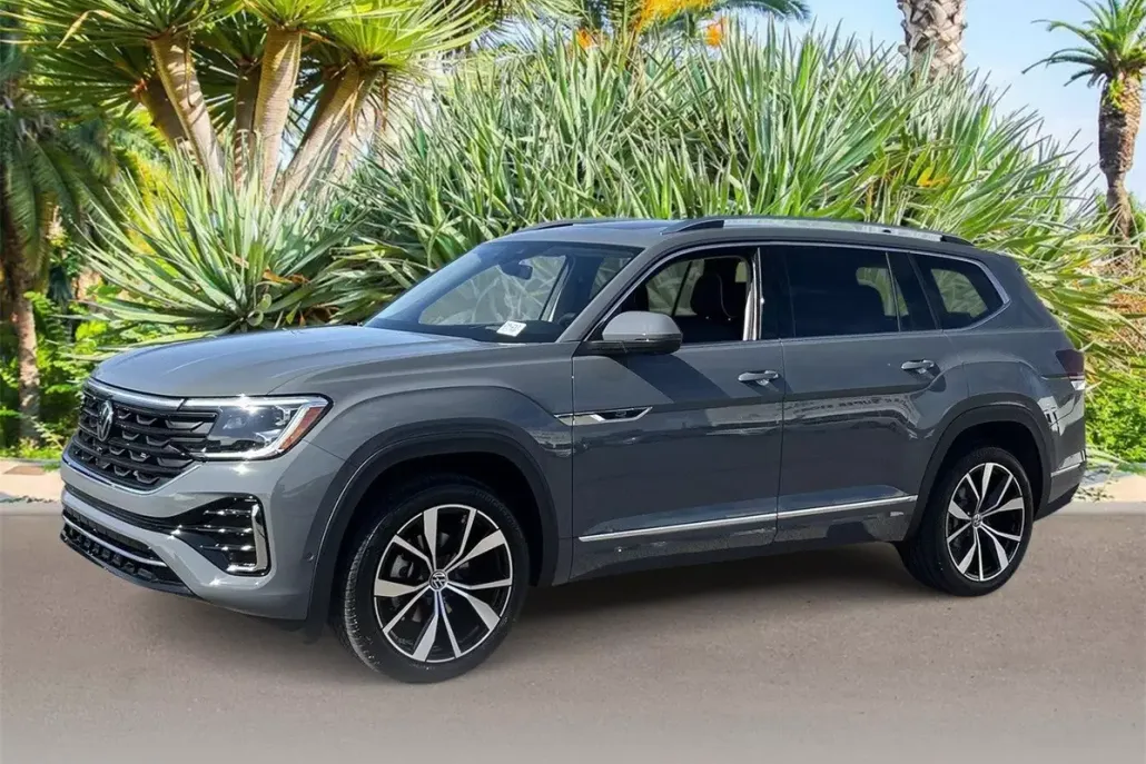 2025 Volkswagen Atlas SEL Premium R-Line photo 1