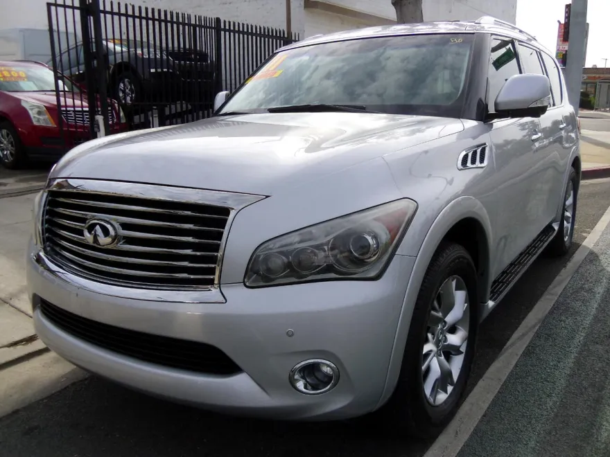 2011 Infiniti QX56 photo 1