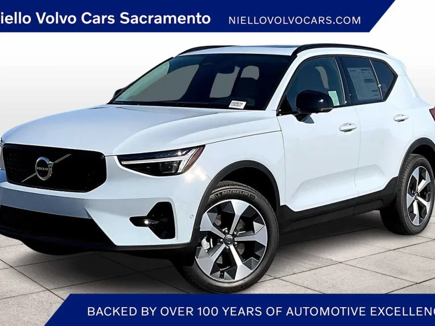 2026 Volvo XC40 Plus photo 1