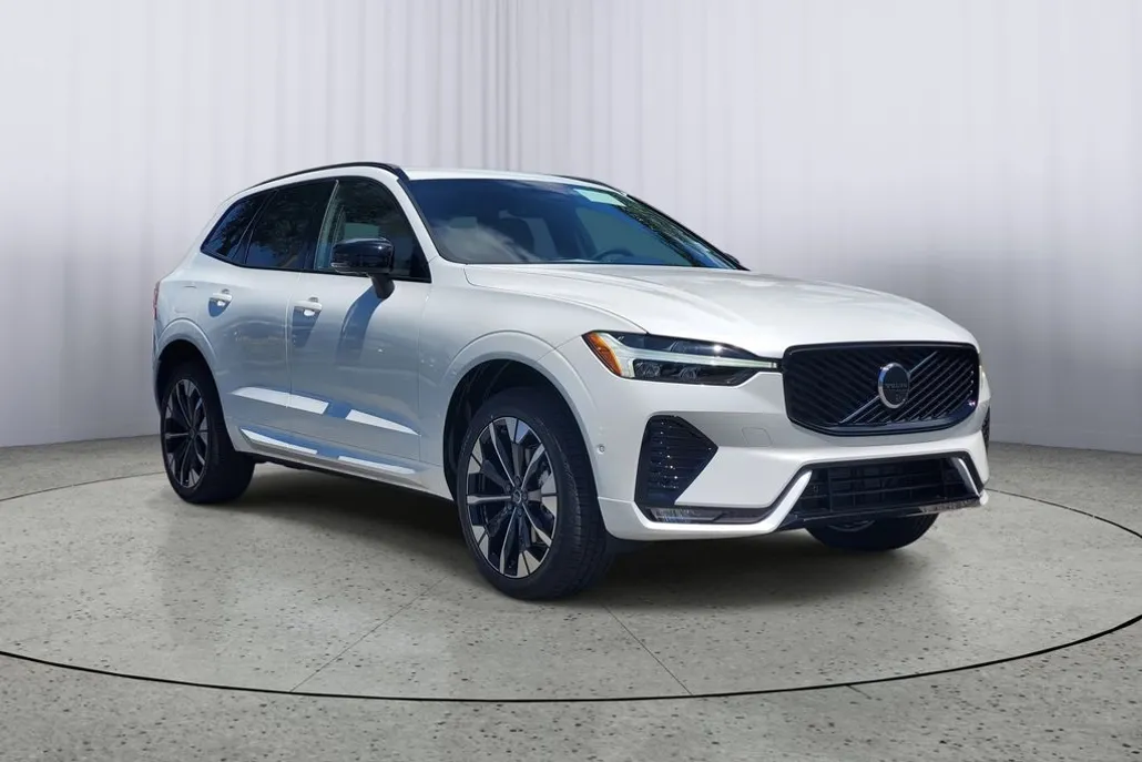 2026 Volvo XC60 B5 Plus photo 1