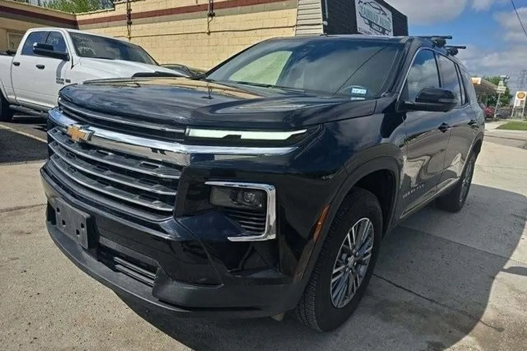 2024 Chevrolet Traverse photo 1