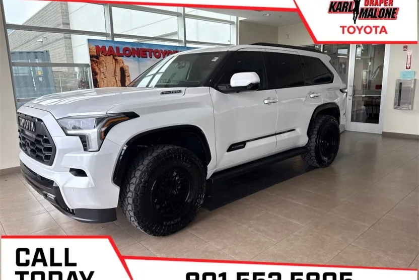 2023 Toyota Sequoia Platinum photo 1