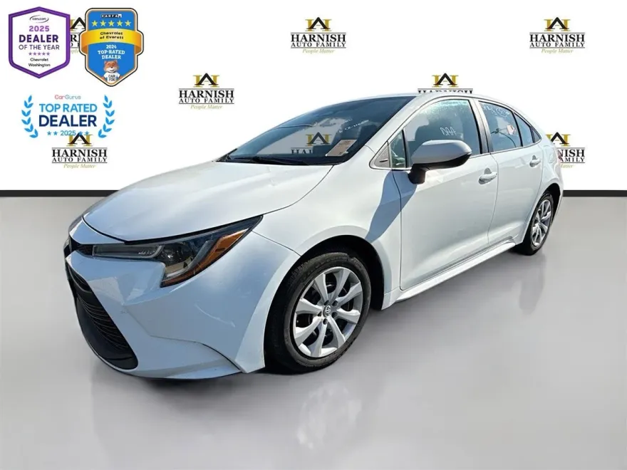 2024 Toyota Corolla LE photo 1