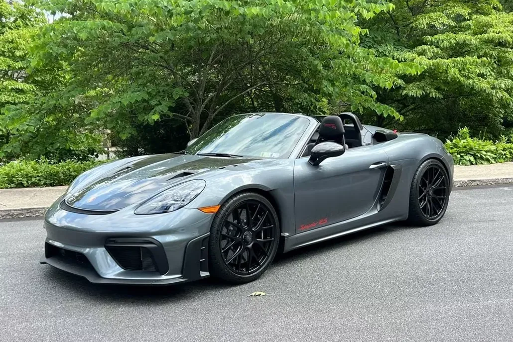 2024 Porsche Boxster Spyder photo 1