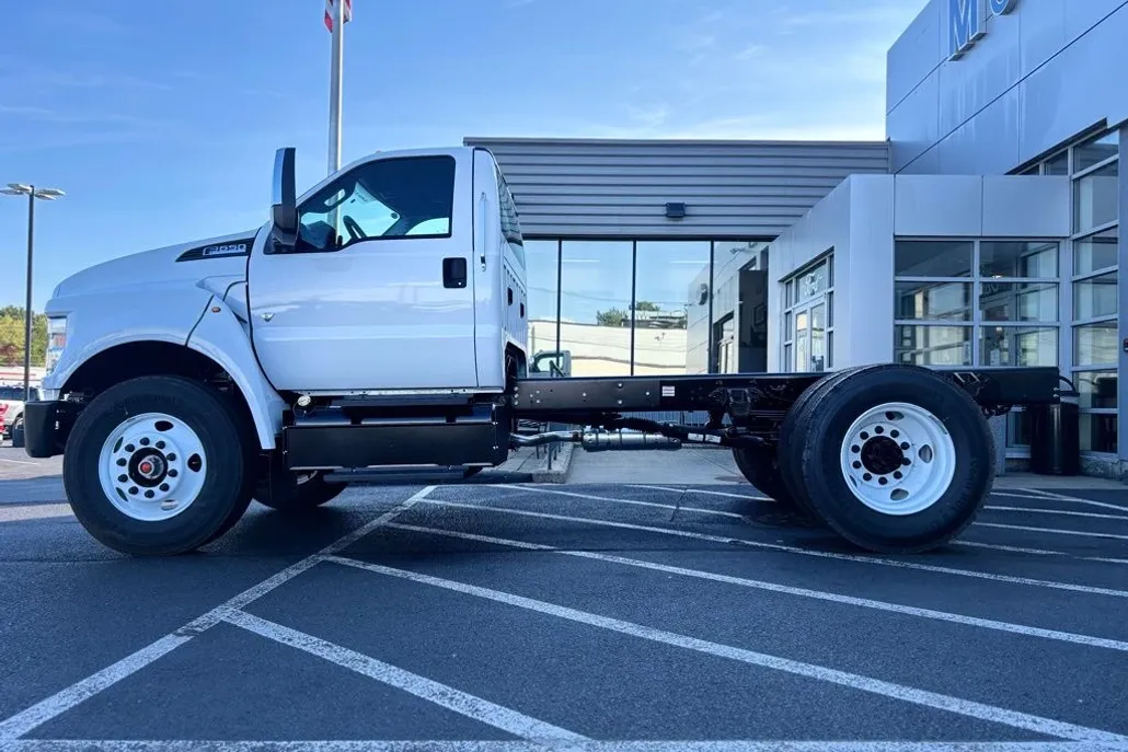 2026 Ford F-650 photo 1
