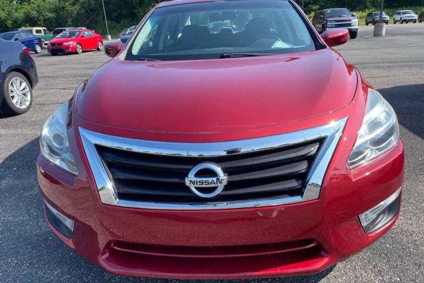 2015 Nissan Altima 2.5 S photo 1