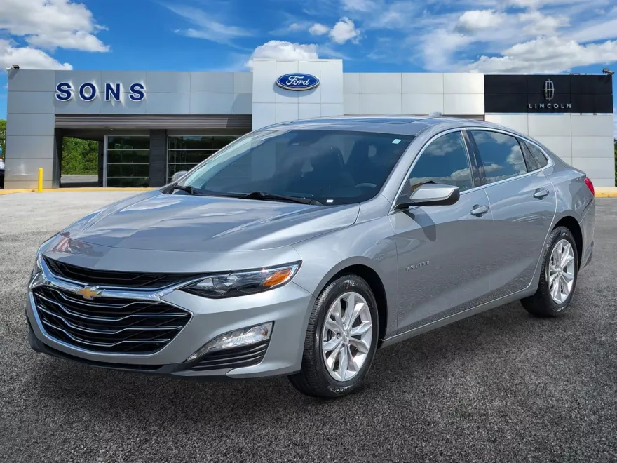 2024 Chevrolet Malibu 1LT photo 1