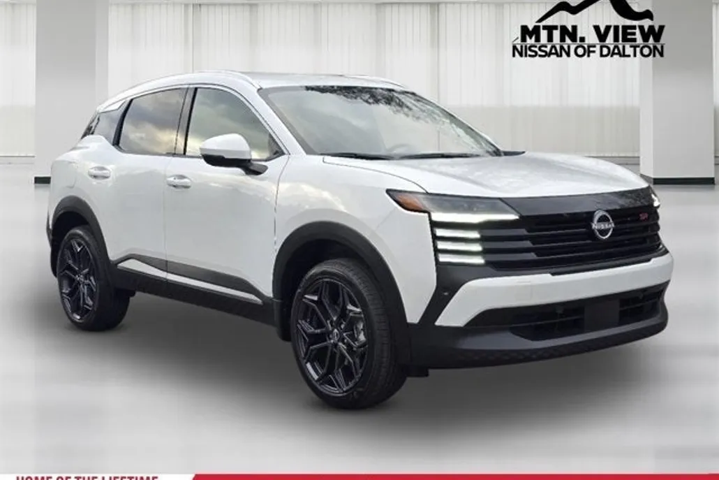2025 Nissan Kicks SR photo 1